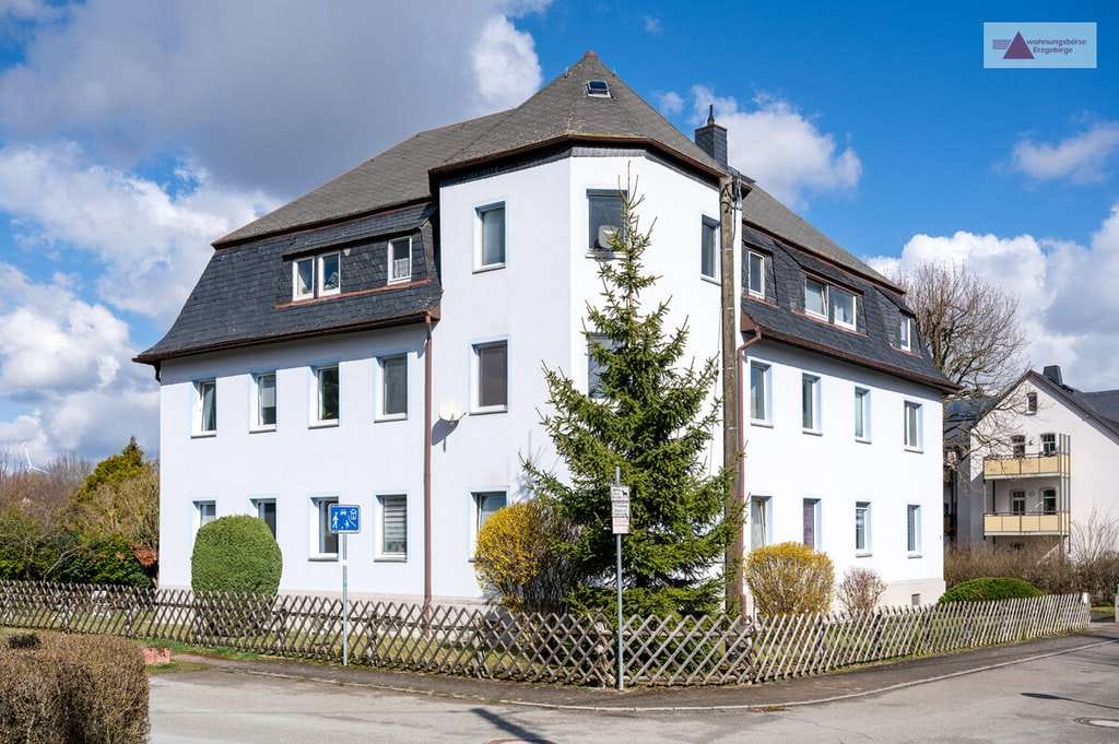 Immobilie in Oelsnitz/Erzgeb. - Sonnige Eigentumswohnung mit Stellplatz – Wohnen in der Nähe vom Bürgerpark in Oelsnitz/Erzgebirge - Bild 0