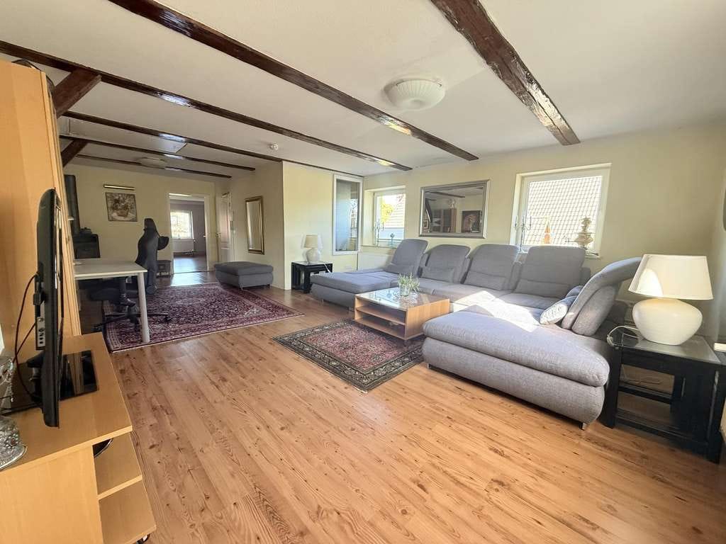 Immobilie in Osterby - 🏡 Mehrgenerationenhaus mit Entwicklungspotenzial nahe Eckernförde - 275 m² | 1.080 m² Grundstück - Bild 1