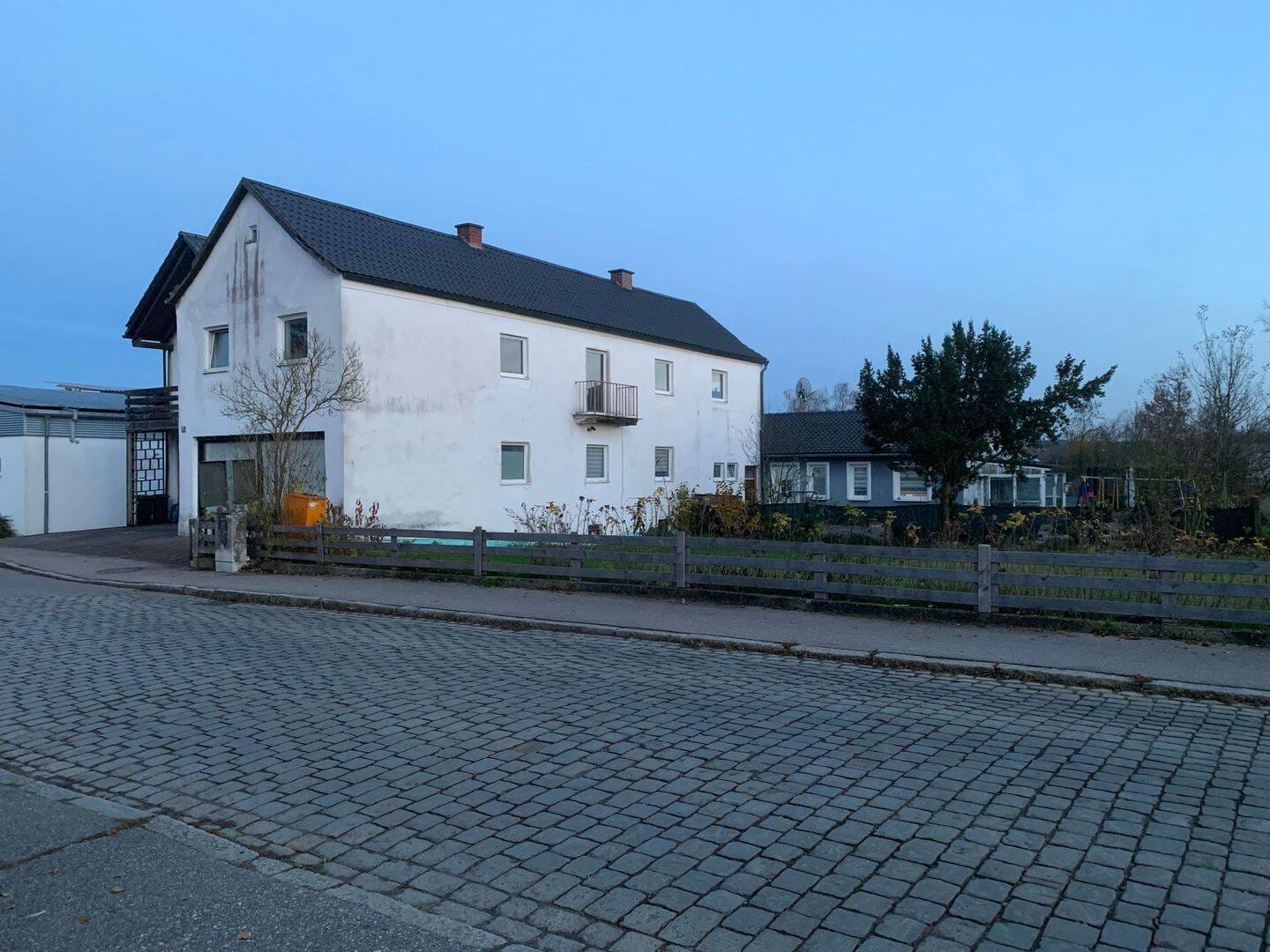 Immobilie in Langquaid - Zwei Einfamilienhäuser mit viel Platz im Zentrum von 84085 Langquaid - Bild 3