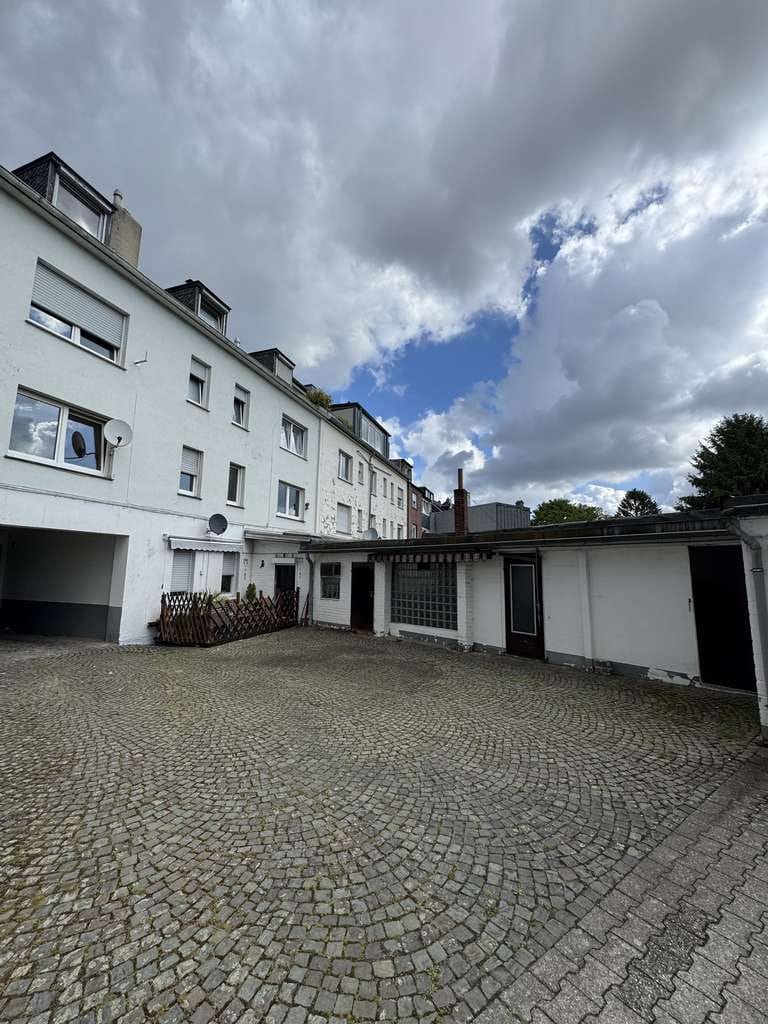 Immobilie in Mönchengladbach - Solides Mehrfamilienhaus als starke Kapitalanlage - Bild 1