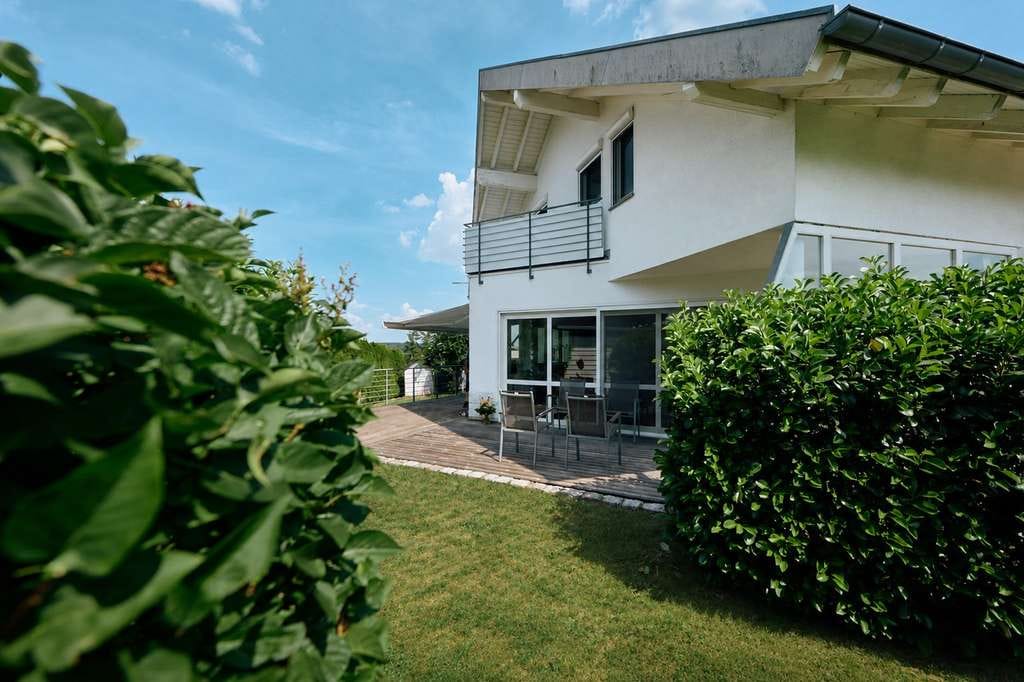 Immobilie in Frittlingen - Design trifft Wohnkomfort – Architektenhaus mit sonnigem Garten und viel Platz für Ihre Ideen - Bild 2