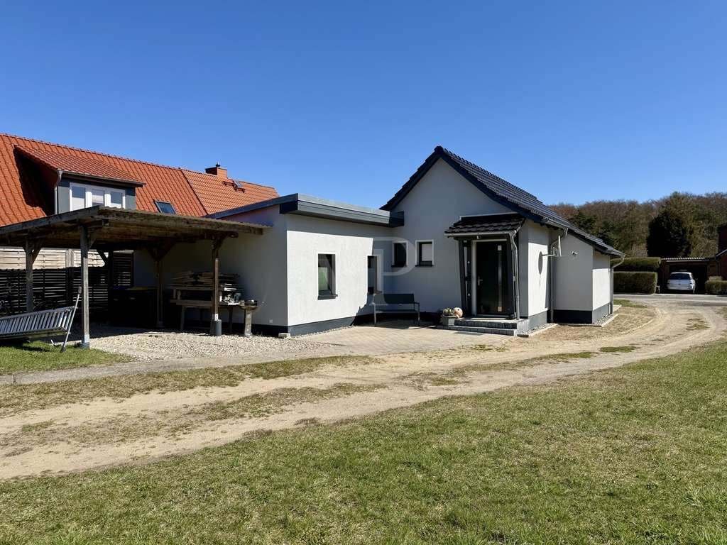 Immobilie in Fünfseen - neuwertiges Einfamilienhaus auf großem Grundstück, kürzlich saniert, oder als Ferienimmobilie - Bild 2