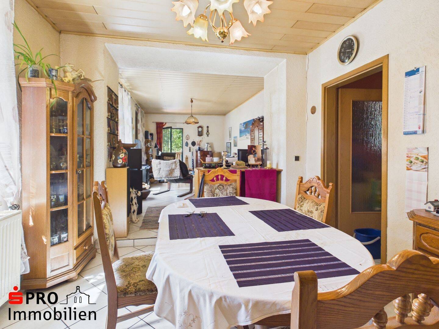 Immobilie in Heusweiler - Zweifamilienhaus in ruhiger Lage von Heusweiler ! - Bild 2
