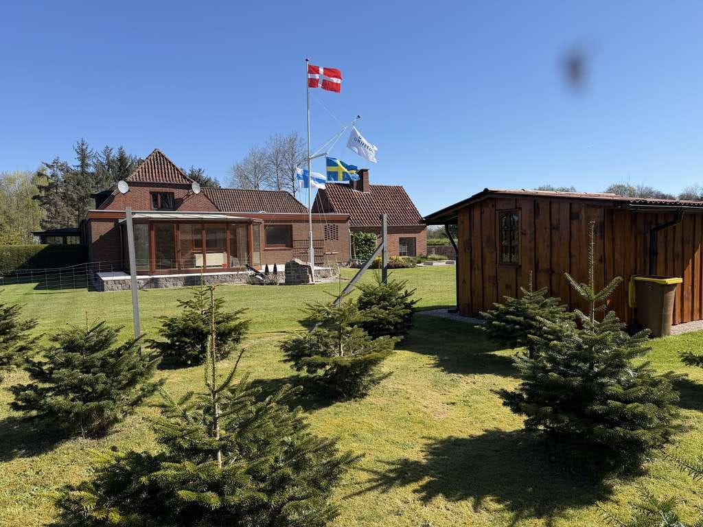 Immobilie in Hohn - 2 Wohnhäuser / Resthof mit Scheunen, Wiese und Wald auf riesigem Grundstück!! - Bild 1