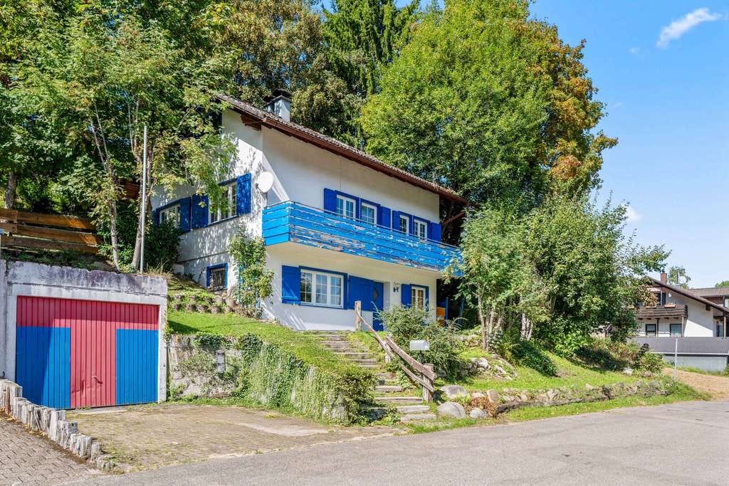 Immobilie in Herrischried - Natur. Ruhe. Zuhause. - Freistehendes EFH in traumhafter Schwarzwaldlage in Herrischried! - Bild 0