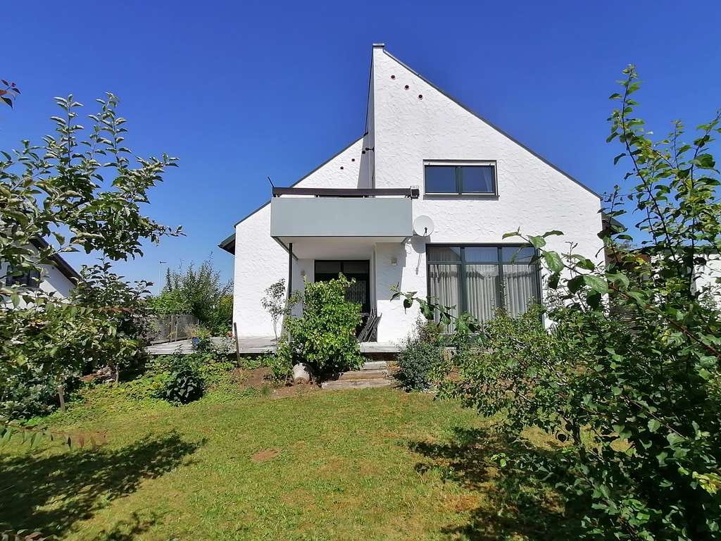 Immobilie in Gerstetten - Bezahlbares Einfamilienhaus  mit kleinem Garten, Doppelgarage im Zentrum von Gerstetten - Bild 2