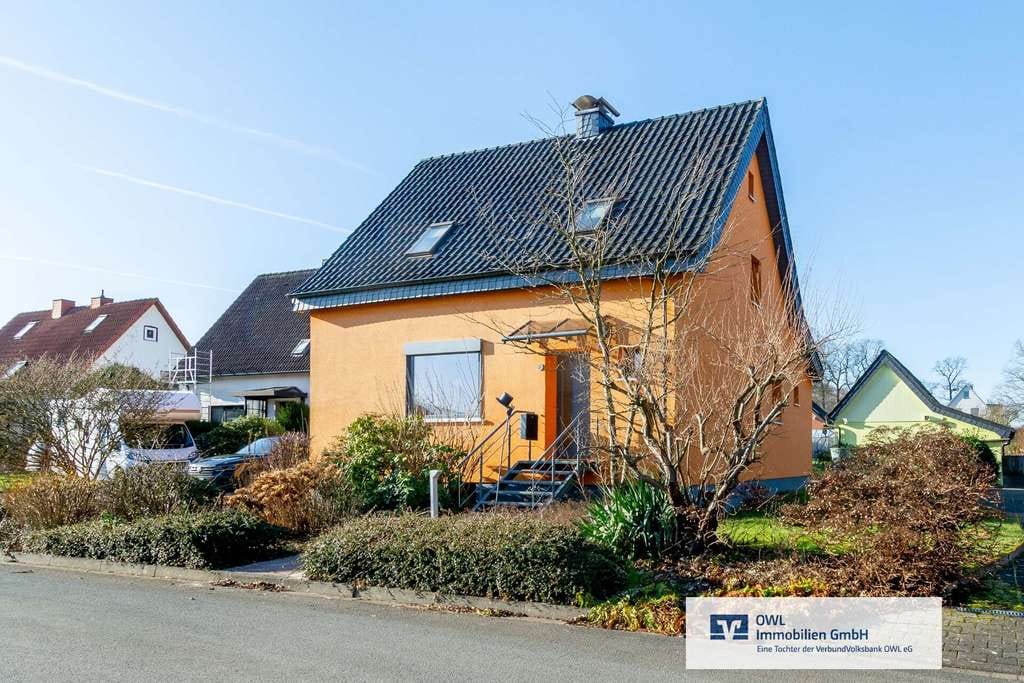 Immobilie in Dörentrup - Ihr neues Zuhause im Grünen – Einfamilienhaus mit großem Traumgrundstück - Bild 0