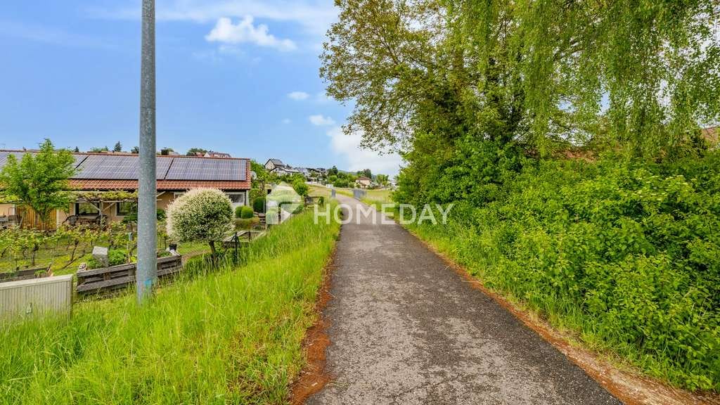Immobilie in Oberdolling - Familienfreundliches Einfamilienhaus mit Dachterrasse und schönem Garten
 - Bild 4