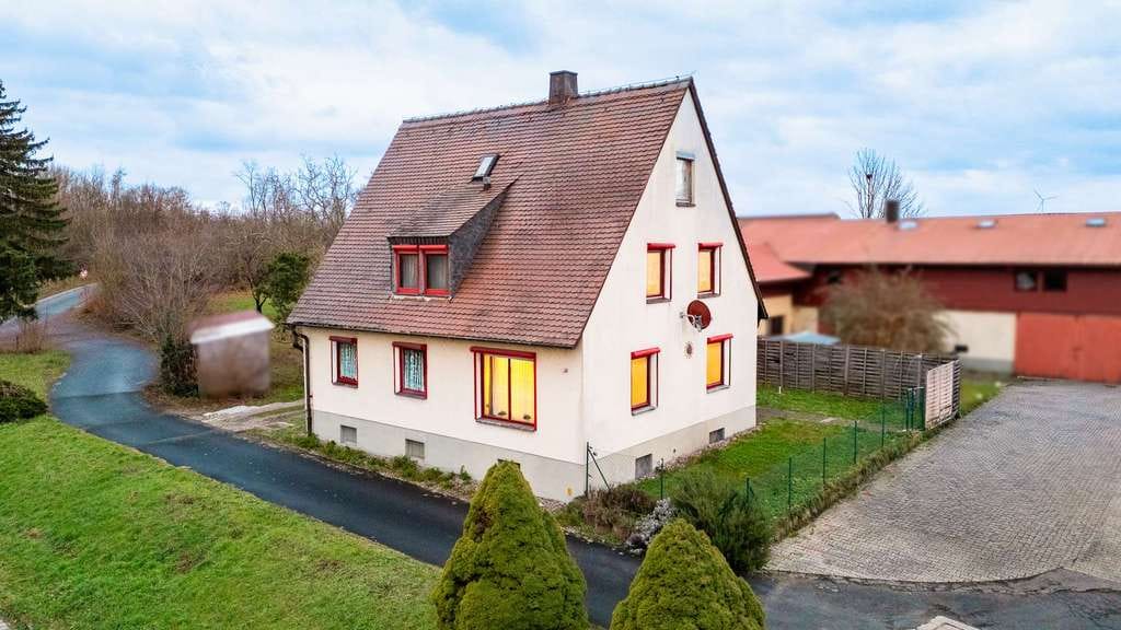 Immobilie in Marktsteft - Viele Zimmer, viel Grün, entspannte Lage - Bild 1