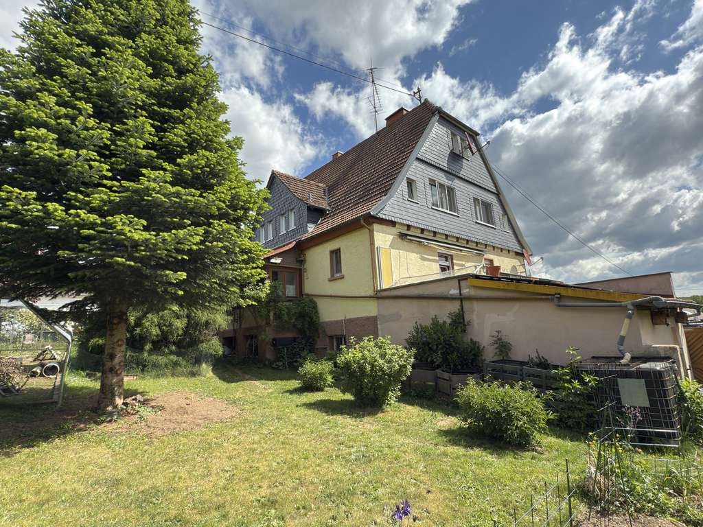 Immobilie in Birstein - **Charmantes Zwei-Familienwohnhaus auf großzügigem Grundstück in Ortslage von Birstein** - Bild 2