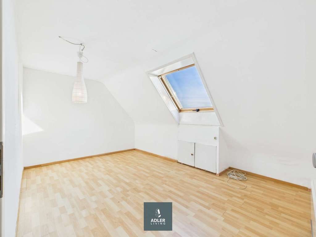 Immobilie in Friolzheim - ZWEIFAMILIENHAUS - mit Doppelgarage, Dachterrasse und Garten in Friolzheim - Bild 4