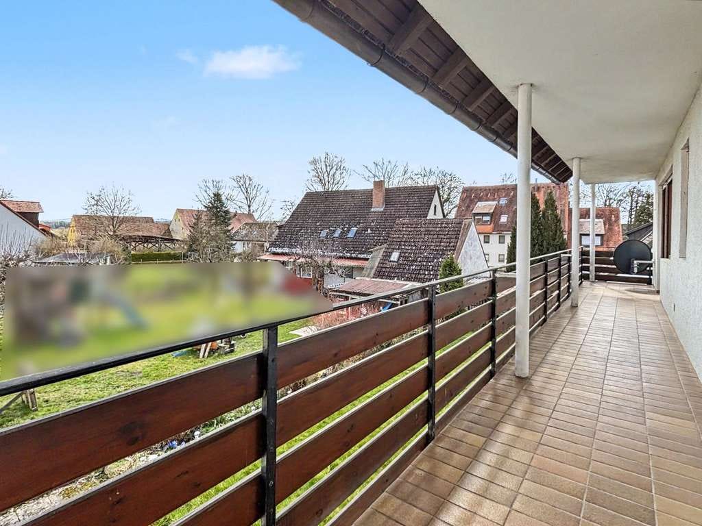 Immobilie in Bechhofen - Großzügiges Zweifamilienhaus mit Potential, Garten und Garage im Zentrum von Bechhofen - Bild 1