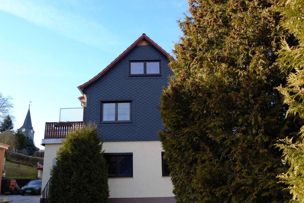 Immobilie in Waltershausen - Gemütliches Eigenheim mit Einliegerwohnung in Schmerbach - Bild 1
