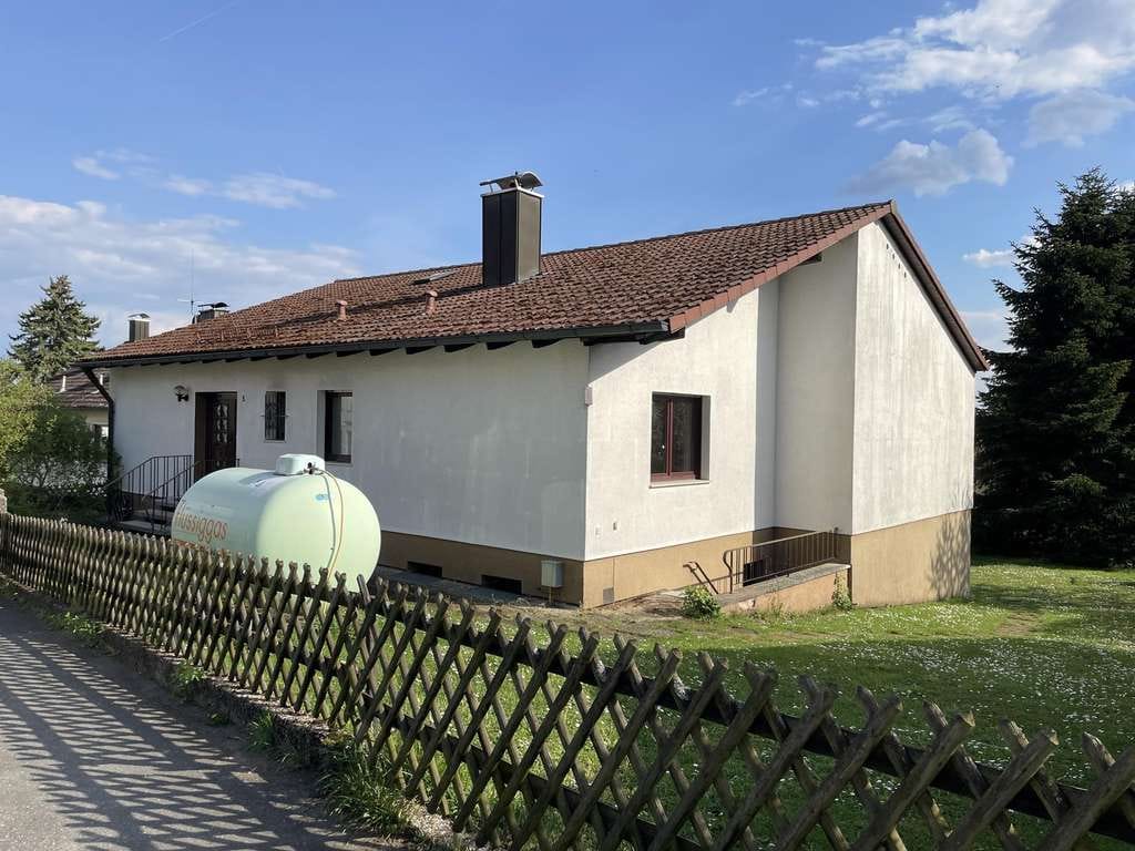 Immobilie in Marloffstein - Großzügiges Einfamilienhaus in ruhiger Südhanglage - traumhafter Weitblick ins Grüne - Bild 1