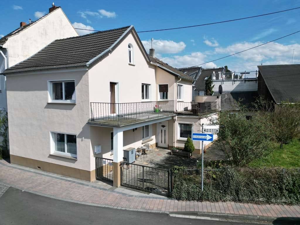 Immobilie in Rheinbreitbach - Charmantes Einfamilienhaus mit großem Potenzial in Rheinbreitbach – Nähe Bonn - Bild 1