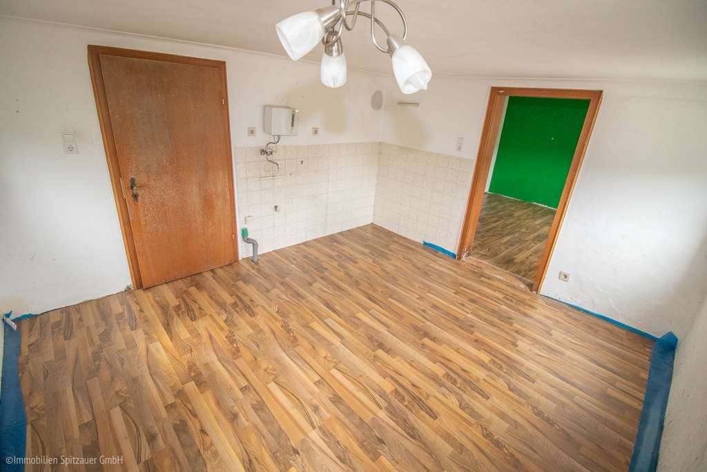 Immobilie in Saaldorf-Surheim - Ländliches Haus - Renovierungsbedürftig! - Bild 3