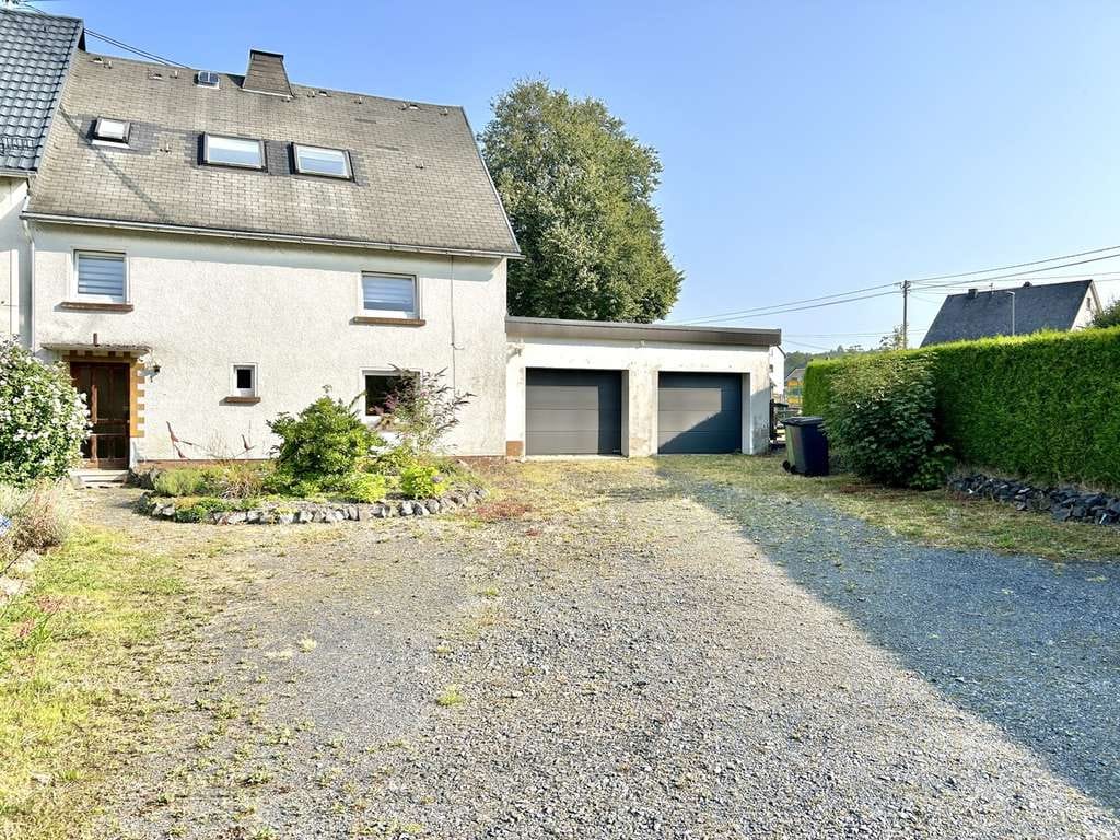 Immobilie in Dreisbach - **Gepflegte Doppelhaushälfte mit toller Gartenanlage und gräumigen Garagen in Dreisbach** - Bild 4
