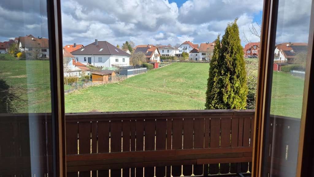 Immobilie in Oberthulba - Freistehendes Einfamilienhaus mit Garage und Garten: Ihr neues Zuhause in Oberthulba - Bild 2