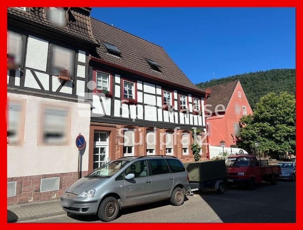 Immobilie in Annweiler am Trifels - Sehr gepflegtes Reihenhaus in Annweiler (Denkmalschutz) - Bild 0