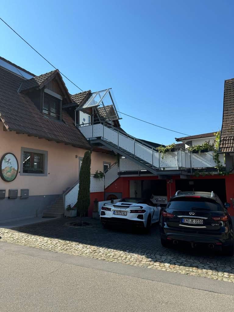 Immobilie in Vogtsburg im Kaiserstuhl - Mehrfamilienhaus mit 4 Wohneinheiten - Bild 1