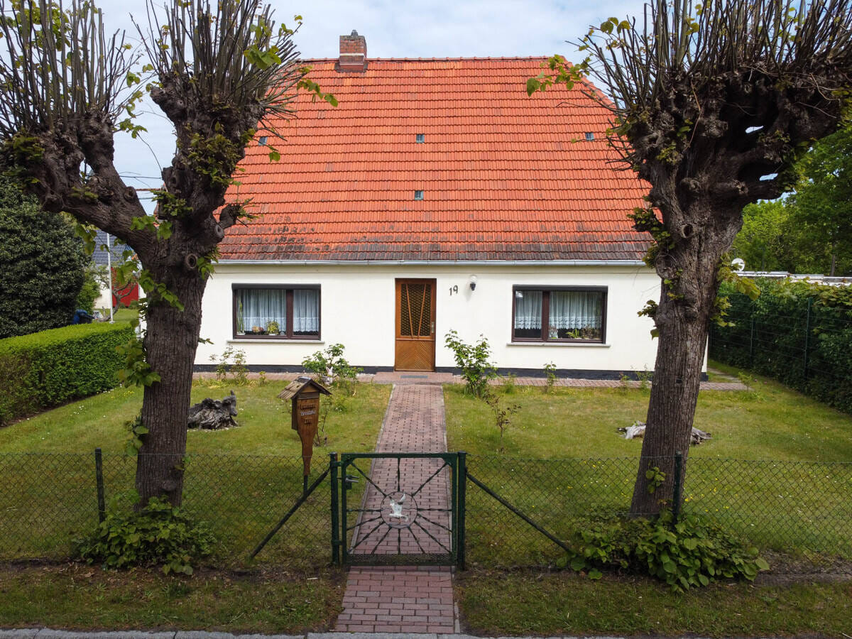 Immobilie in Prerow - Handwerkertraum - Sanierungsperle auf 719 m² strandnahem Grundstück in Prerow - Bild 0