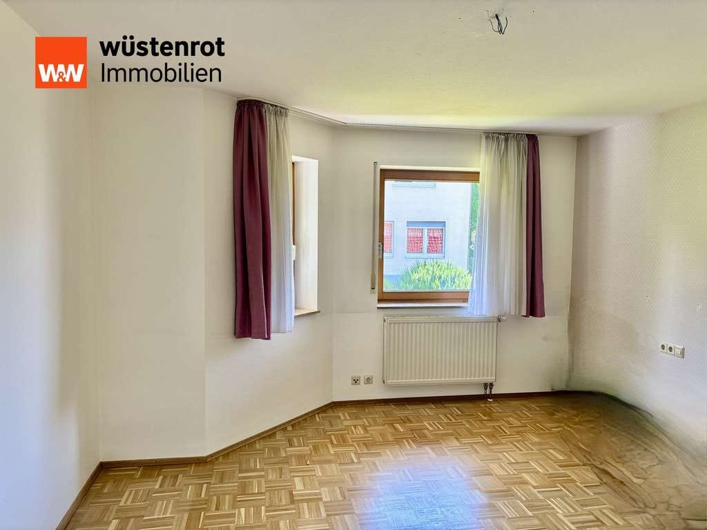 Immobilie in Wolfegg - Charmantes Haus, Ihr Zuhause auf zwei Etagen mit Platz für Ihre Träume, in Ortsrandlage - Bild 2