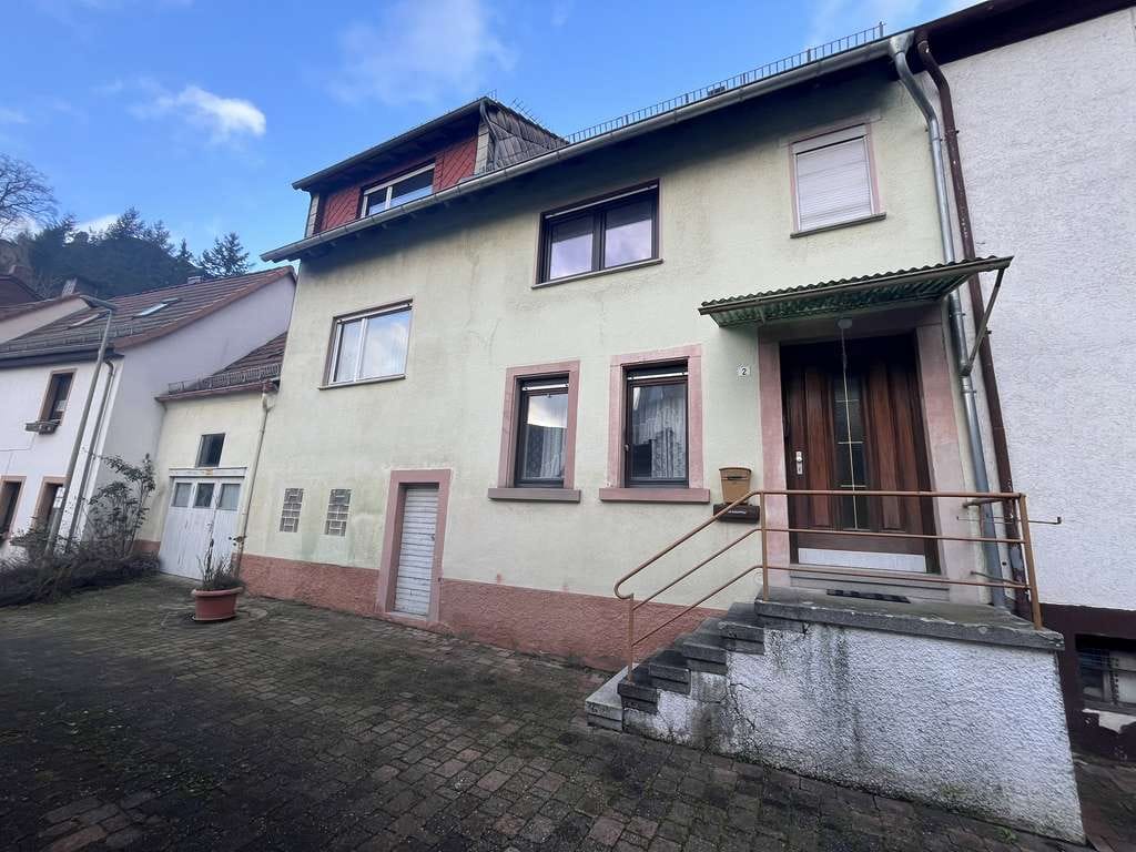 Immobilie in Falkenstein/Vogtland - Haus zum Gestalten, Renovieren bzw. Sanieren - Bild 0