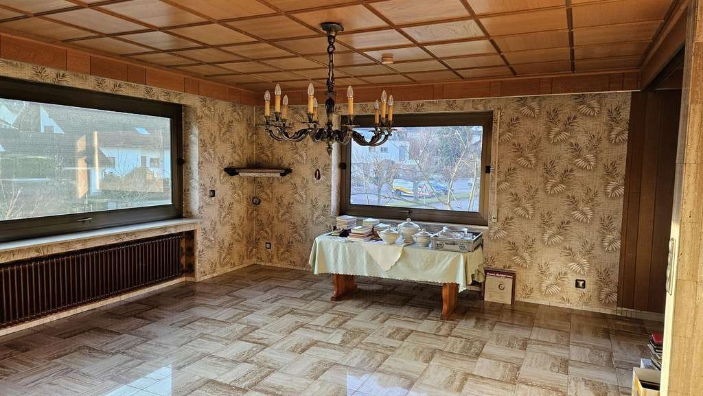 Immobilie in Zuzenhausen - Großzügiges Einfamilienhaus mit 11 Zimmer in Zuzenhausen (WG-geeignet!) - Bild 2