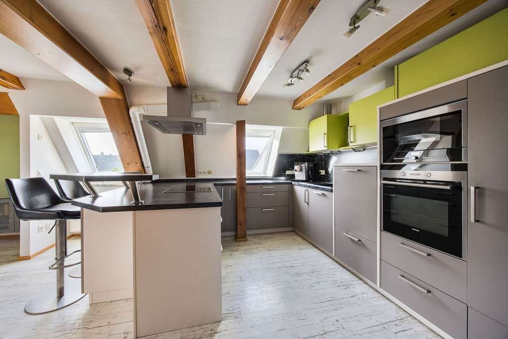Immobilie in Diespeck - Gepflegtes Dreifamilienhaus - Ideal für Mehrgenerationenwohnen - Bild 2