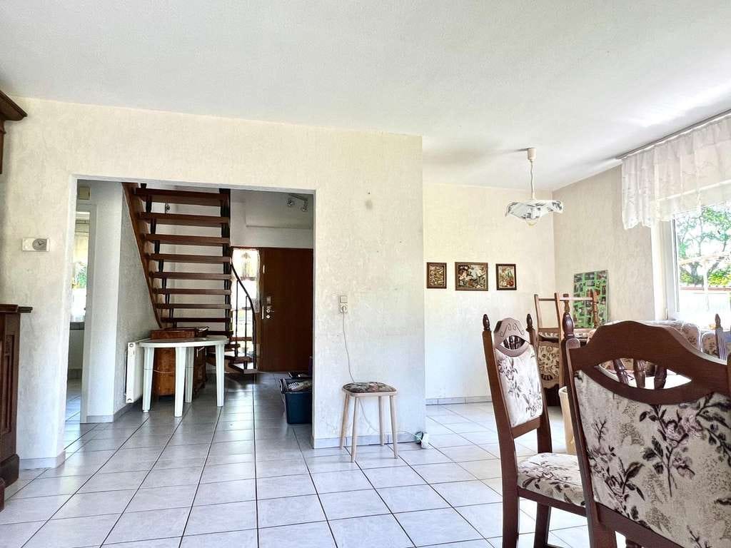 Immobilie in Vacha - Gepflegtes Einfamilienhaus mit Terrasse, Doppelgarage und 700 M² wunderschönem Grundstück in Vacha-O - Bild 1