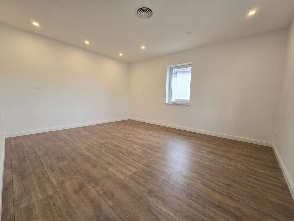 Immobilie in Rhens - Faktor 14 | 29.880 € Jahresmiete | 4 Wohneinheiten | Entwicklungspotenzial - Bild 1