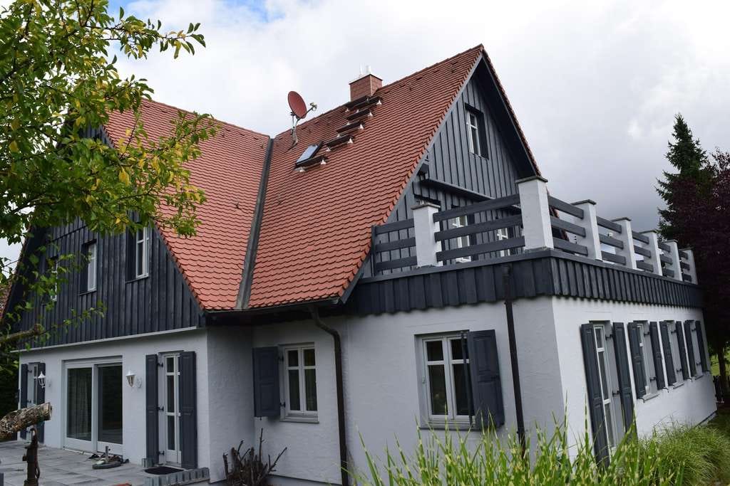 Immobilie in Oberreichenbach - Top Mehrgenerationenhaus im fränkischen Landhausstil - natürliche Eleganz in Oberreichenbach (ERH) - Bild 0