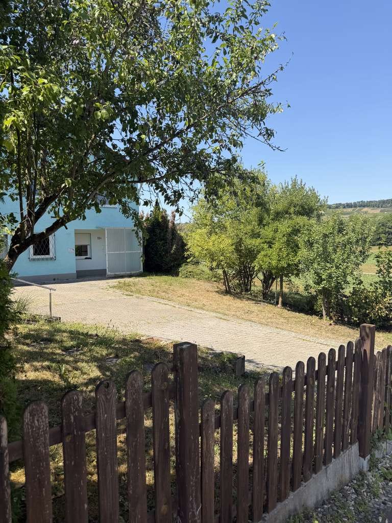 Immobilie in Ellhofen - Traumhaftes Einfamilienhaus in unverbaubarer Aussichtslage – ca. 1.100 m² Grundstück – sofort bezugs - Bild 0