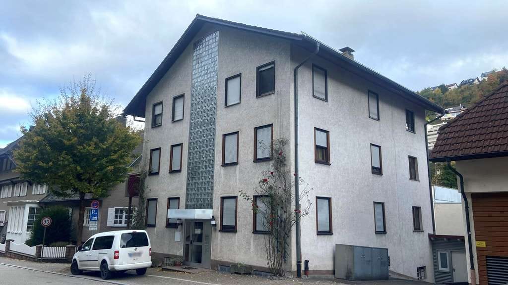 Immobilie in Bad Peterstal-Griesbach - Bad Peterstal-Griesbach - Gewerbeeinheit und 5 Wohnungen als Entwicklungschance! - Bild 2