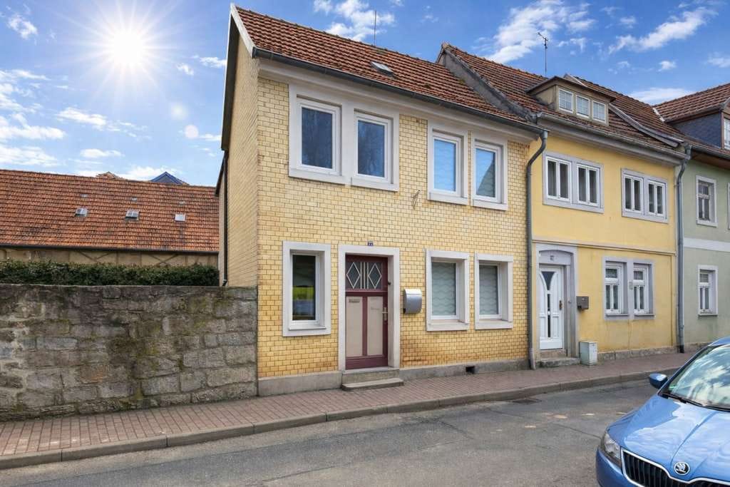 Immobilie in Nottertal-Heilinger Höhen - Charmantes Einfamilienhaus mit kleinem Hof in Nottertal-Heilinger Höhen – ideal für Individualisten - Bild 0