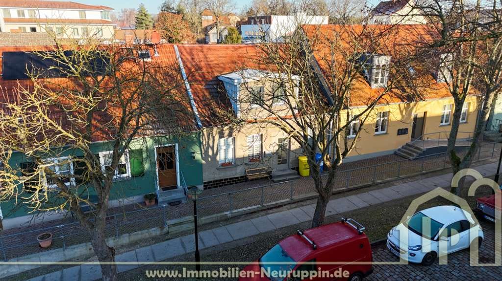 Immobilie in Rheinsberg - Rheinsberger Stadteinfamilienhaus (vermietet) fast am See. - Bild 1