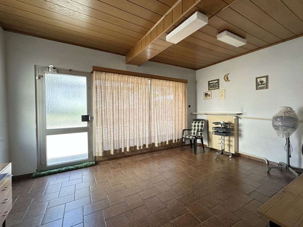 Immobilie in Hinterweidenthal - Ein Haus zum attraktiven Preis, viele Möglichkeiten – Wohnen, Arbeiten oder Vermieten im Pfälzerwald - Bild 3