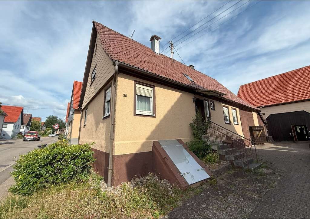 Immobilie in Neuhausen - Renovierungsbedürftiges Einfamilienhaus mit großzügiger Scheune und idyllischem Garten - Bild 0