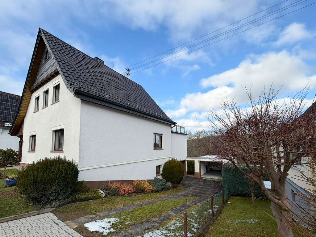 Immobilie in Mittelhof - Gemütliches Einfamilienhaus mit toller Weitsicht über das Siegtal in beliebter Wohnlage! - Bild 2