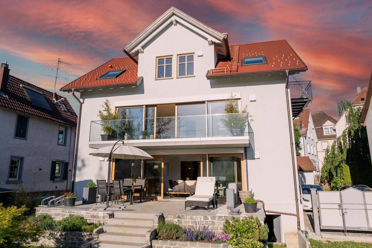 Immobilie in Heiligenberg - Luxuriöses Einfamilienhaus mit Ferienwohnung  - Bild 1