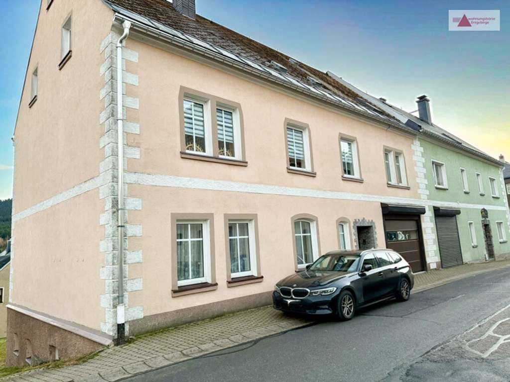 Immobilie in Oberwiesenthal - Mehrfamilienhaus in Oberwiesenthal: Eigennutzung & Vermietung  - 6 Wohneinheiten, Sauna, PV-Anlage - Bild 0