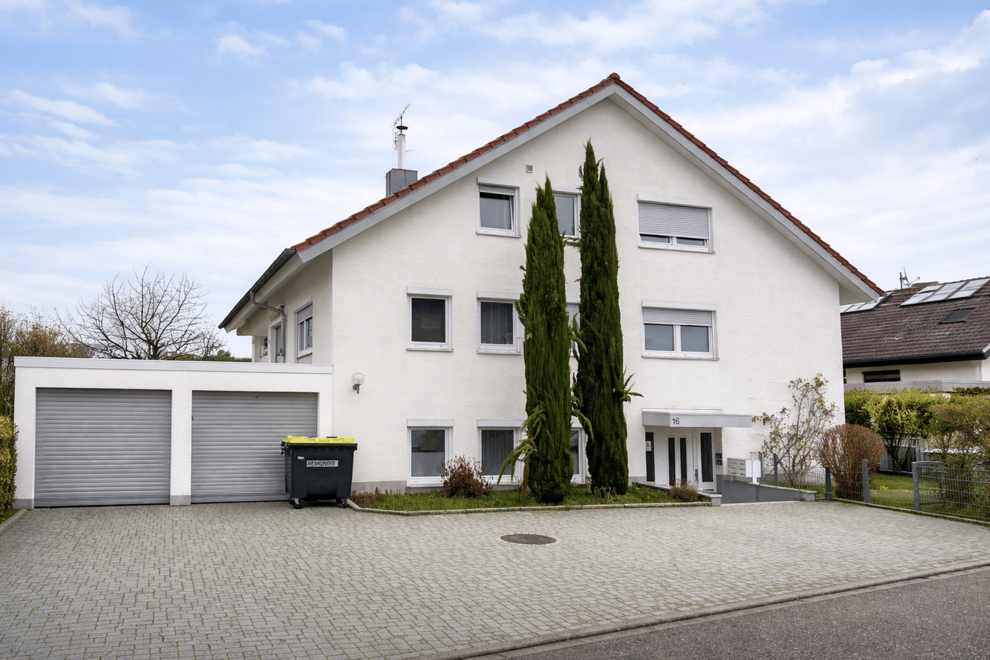 Immobilie in March - Solide Kapitalanlage in der March: Gepflegtes 5-Familienhaus, möbliert, zur Lang- oder Kurzfristvermietung geeignet - Bild 0