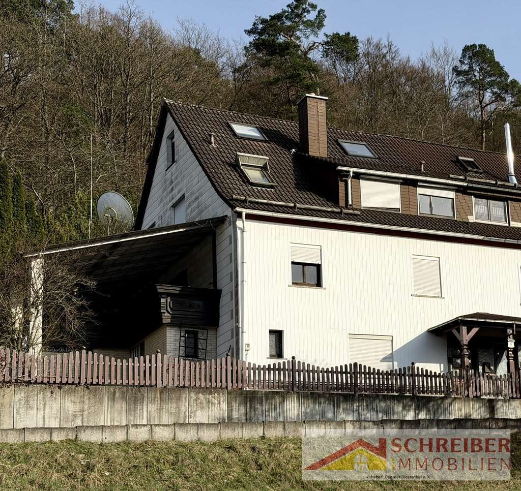 Immobilie in Breidenbach - Großes Anwesen mit 5 Garagen in Breidenbach-Wolzhausen zu verkaufen - Bild 0