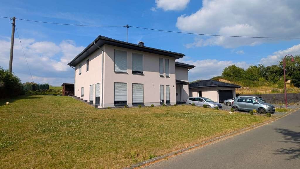 Immobilie in Rodenbach bei Puderbach - Stilvolles Wohnen mit Extra-Platz - Bild 0