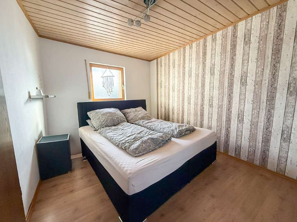 Immobilie in Andernach - Liebevoll Saniertes Einfamilienhaus mit großzügigem Wohnbereich in Andernach-Miesenheim - Bild 4