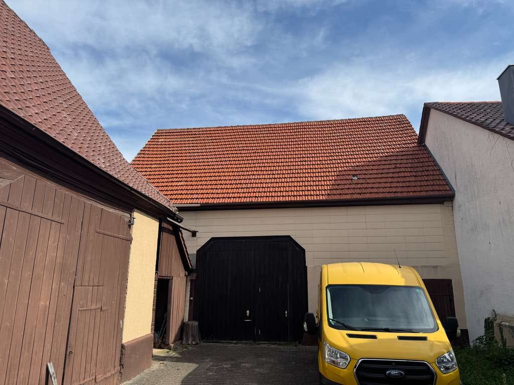 Immobilie in Neuhausen - Renovierungsbedürftiges Einfamilienhaus mit großzügiger Scheune und idyllischem Garten - Bild 2