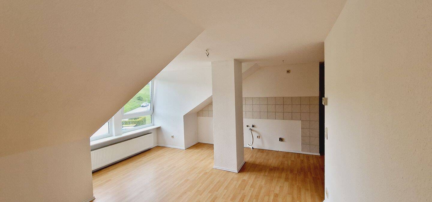Immobilie in Bad Arolsen - Lichtdurchflutete 2-Zi-Wohnung im ruhigen Wohngebiet  zzgl. Garage - Bild 3
