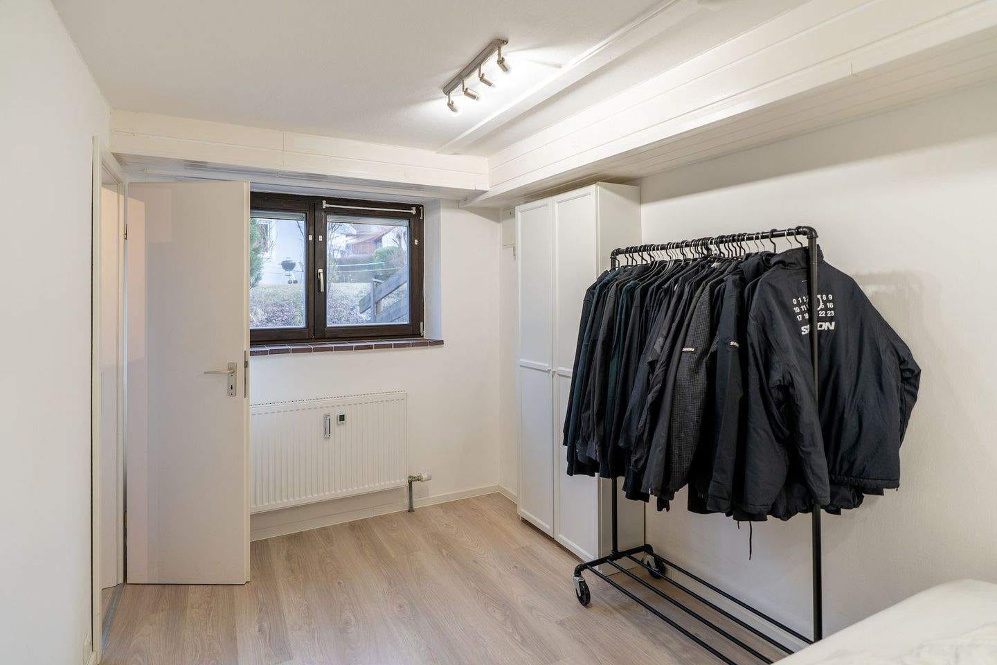 Immobilie in Grassau - Offenes und Apartes Wohnen im Souterrain-Stil - Bild 3