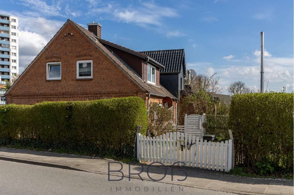 Immobilie in Schwentinental - Investieren im Kieler Speckgürtel: Zukunftssicher beheizte DHH mit zwei Wohneinheiten - Bild 2