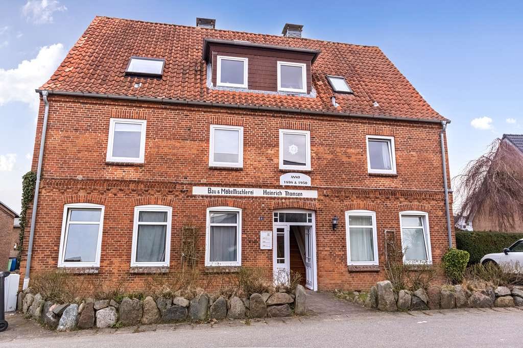 Immobilie in Rieseby - Kapitalanlage: Vollvermietetes Mehrfamilienhaus mit Entwicklungspotenzial - Bild 0